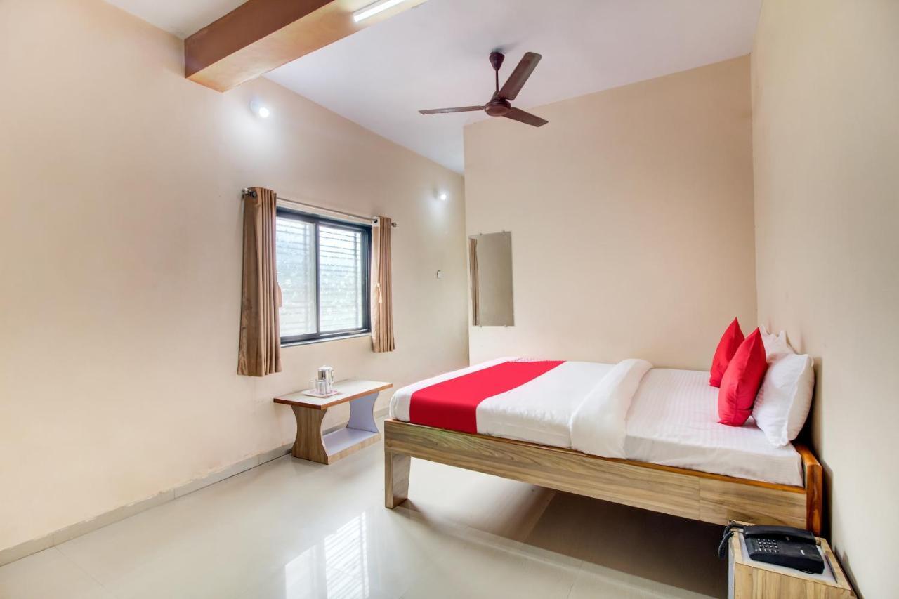 Oyo 48915 Chaitanya Green Park Hotel Vani Ngoại thất bức ảnh