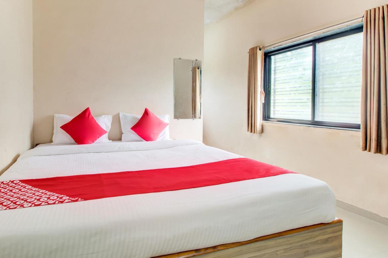 Oyo 48915 Chaitanya Green Park Hotel Vani Phòng bức ảnh