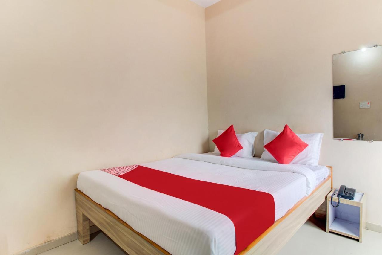 Oyo 48915 Chaitanya Green Park Hotel Vani Phòng bức ảnh
